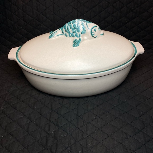 Terra Cotta Ceramic Painted Dish with Koi Fish on Lid - Picture 3 of 14